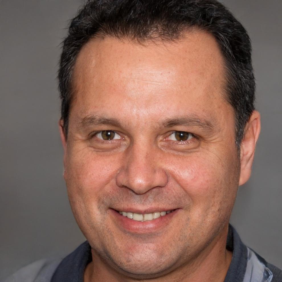 Ritratto di Filippo Cavallaro, fondatore e docente principale di lurexiafond